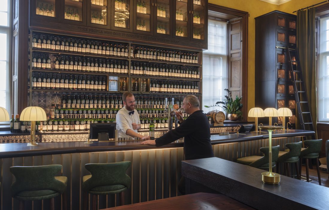 WATCH: INCREDIBLE TIME LAPSE VIDEO OF WHISKY BAR BEING STOCKED WITH ONE OF WORLD’S BIGGEST COLLECTIONS