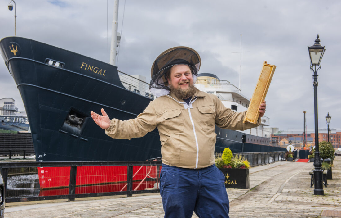 LUXURY FLOATING HOTEL FINGAL HELPS TO RAISE AWARENESS OF BEES
